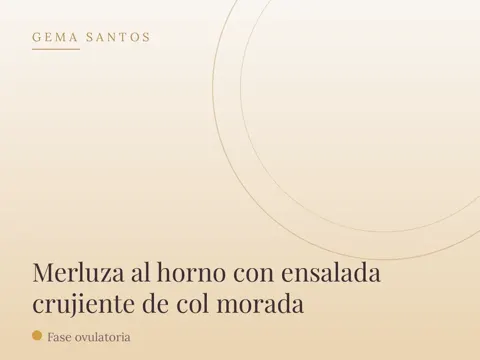 Merluza al horno con ensalada crujiente de col morada