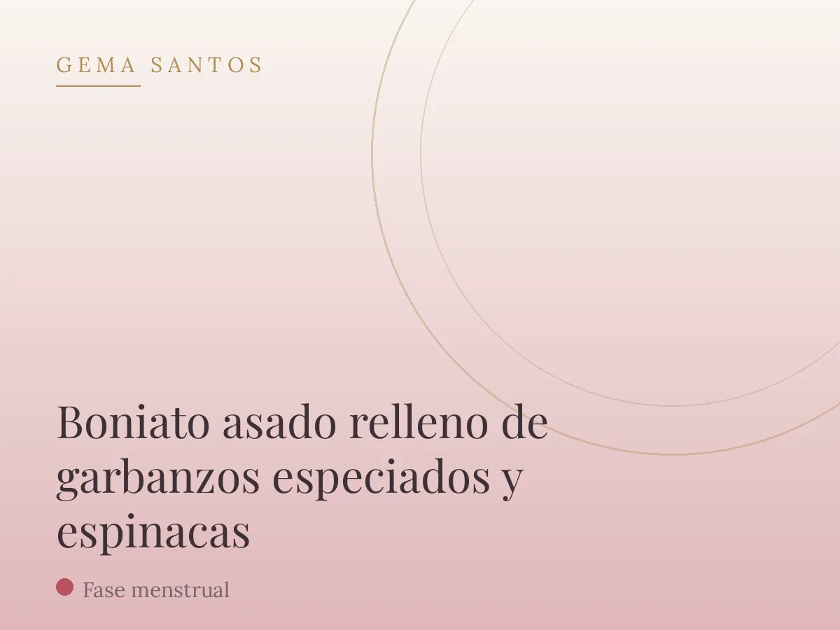 Boniato asado relleno de garbanzos especiados y espinacas